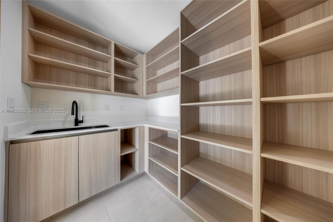 8120 SW 162nd St, Palmetto Bay, FL 33157 Photo