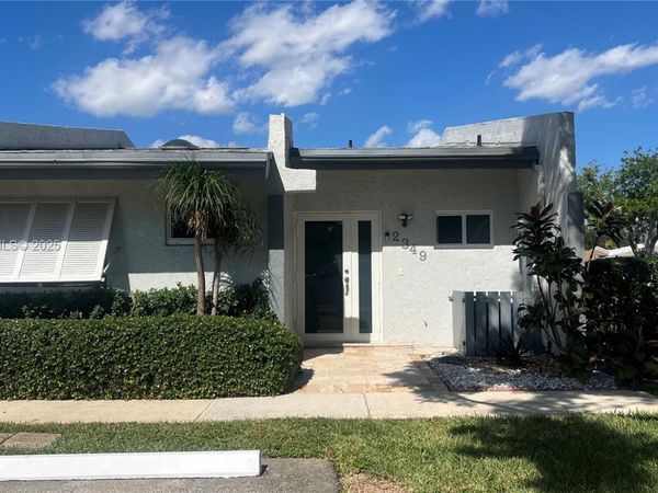 2349 N 37th Ave, Hollywood, FL 33021