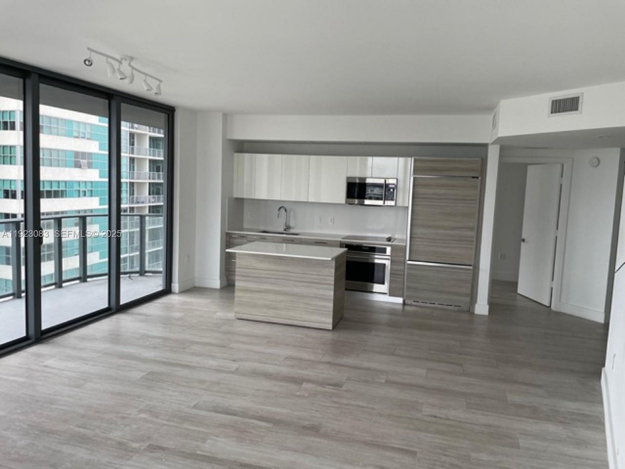 121 NE 34th St, Unit 1604, Miami, FL 33137 Photo