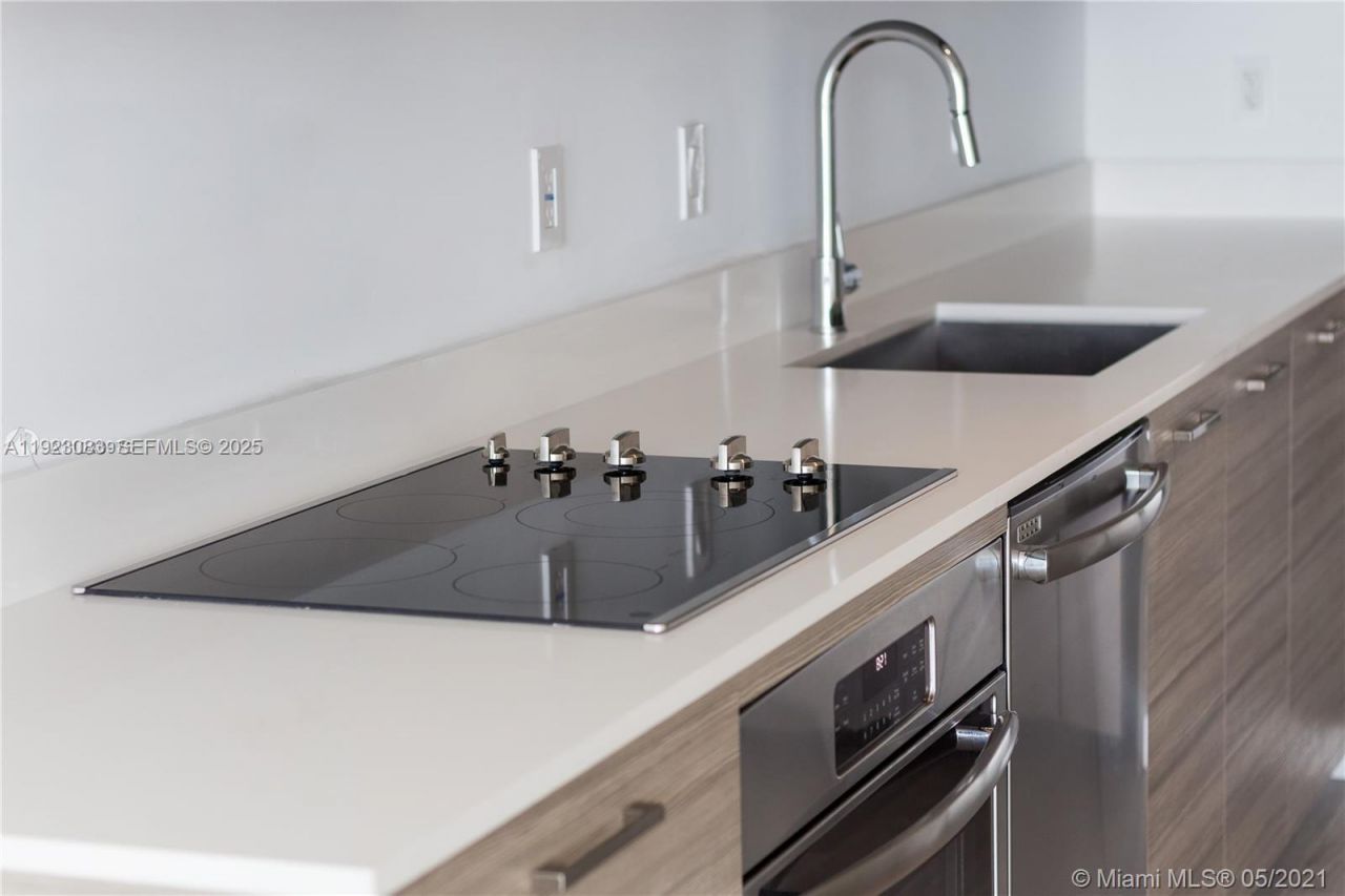 121 NE 34th St, Unit 1604, Miami, FL 33137 Photo