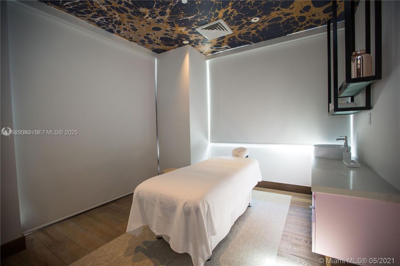 121 NE 34th St, Unit 1604, Miami, FL 33137 Photo