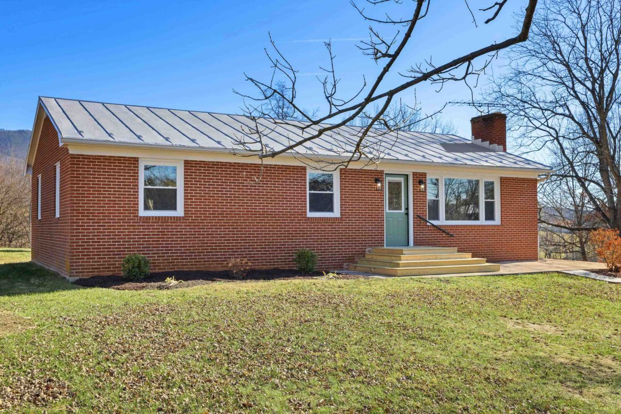 1726 Mountain Valley Rd, Keezletown, VA 22832 Main Photo