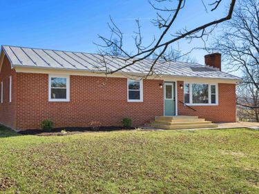 1726 MOUNTAIN VALLEY RD, KEEZLETOWN, VA 22832