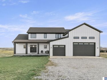7411 W Olive Creek Road, Hallam, NE 68368
