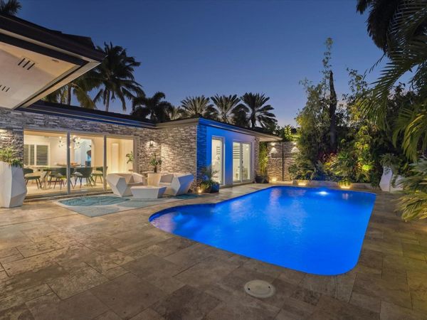 2131 NE 15th Ter, Wilton Manors, FL 33305