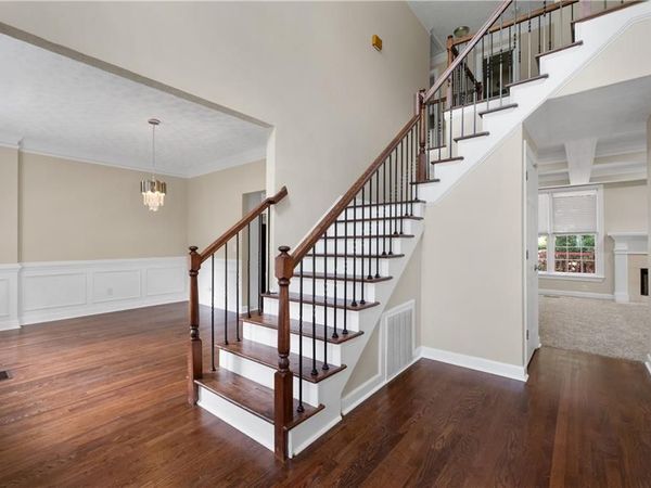 1811 Lake Cove Drive SW, Atlanta, GA 30331