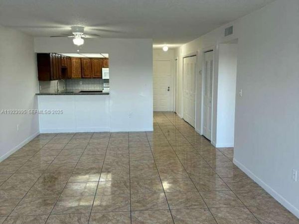 7000 NW 186th St, Unit 4-226, Hialeah, FL 33015