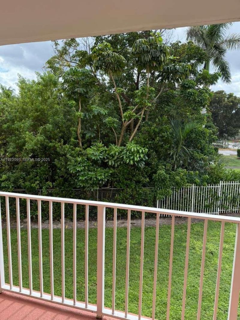 7000 NW 186th St, Unit 4-226, Hialeah, FL 33015 Photo