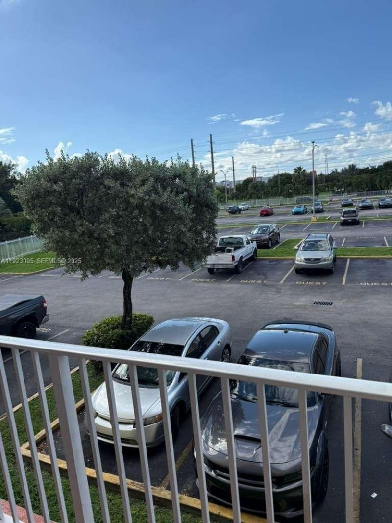 7000 NW 186th St, Unit 4-226, Hialeah, FL 33015 Photo