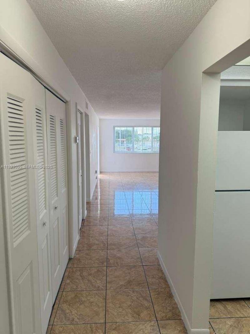 7000 NW 186th St, Unit 4-226, Hialeah, FL 33015 Photo