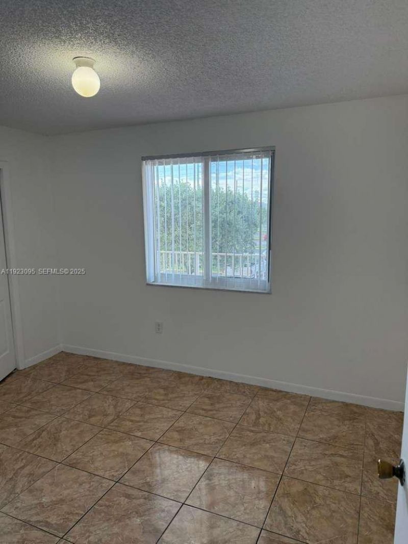 7000 NW 186th St, Unit 4-226, Hialeah, FL 33015 Photo