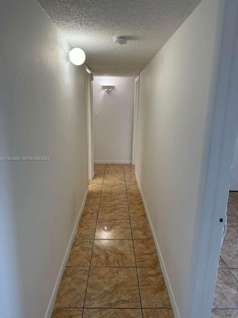 7000 NW 186th St, Unit 4-226, Hialeah, FL 33015 Photo