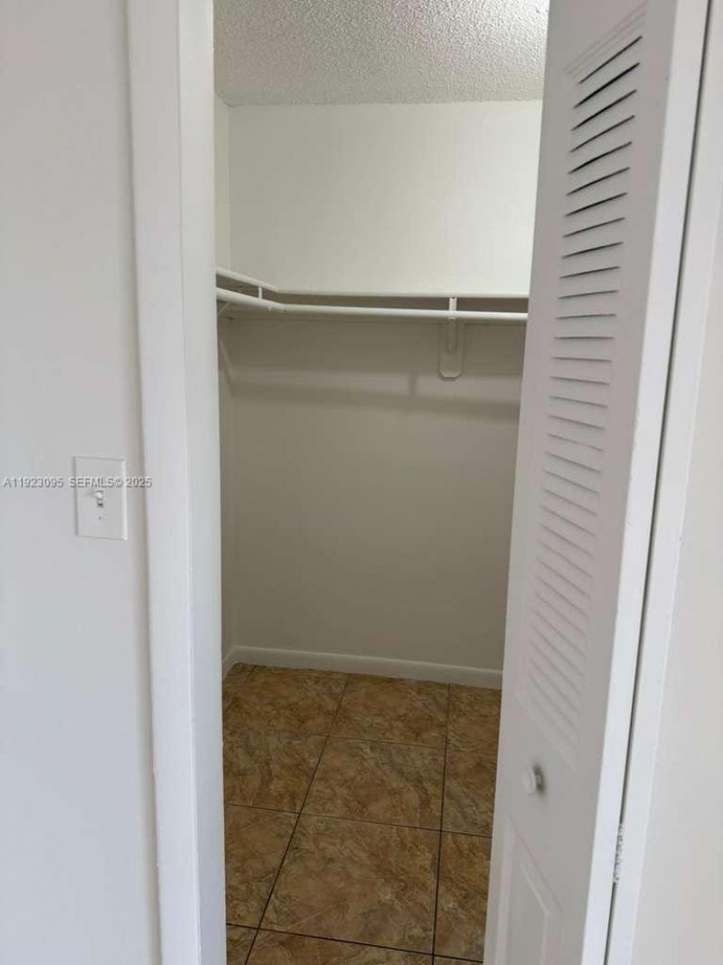 7000 NW 186th St, Unit 4-226, Hialeah, FL 33015 Photo