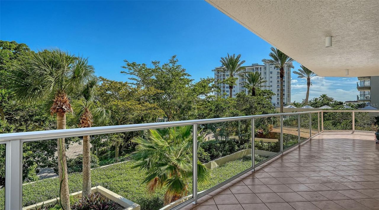 1800 Benjamin Franklin Drive, Unit B207, Sarasota, FL 34236 Photo