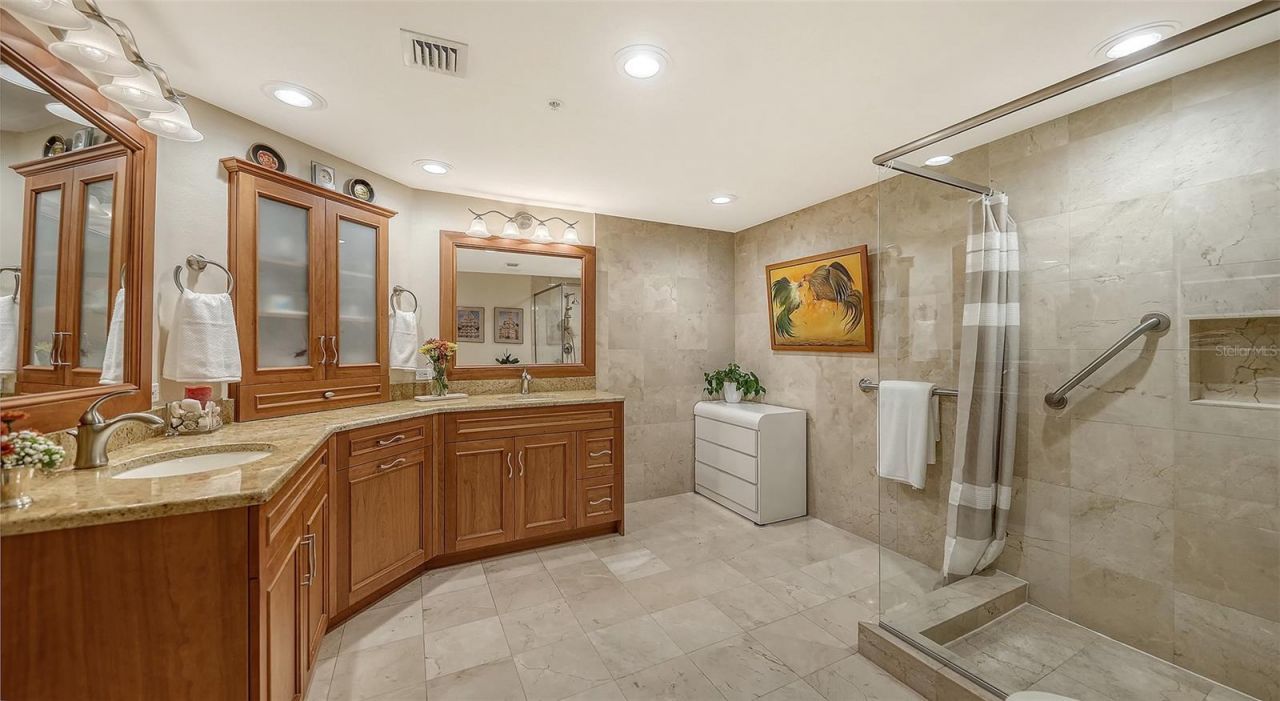 1800 Benjamin Franklin Drive, Unit B207, Sarasota, FL 34236 Photo