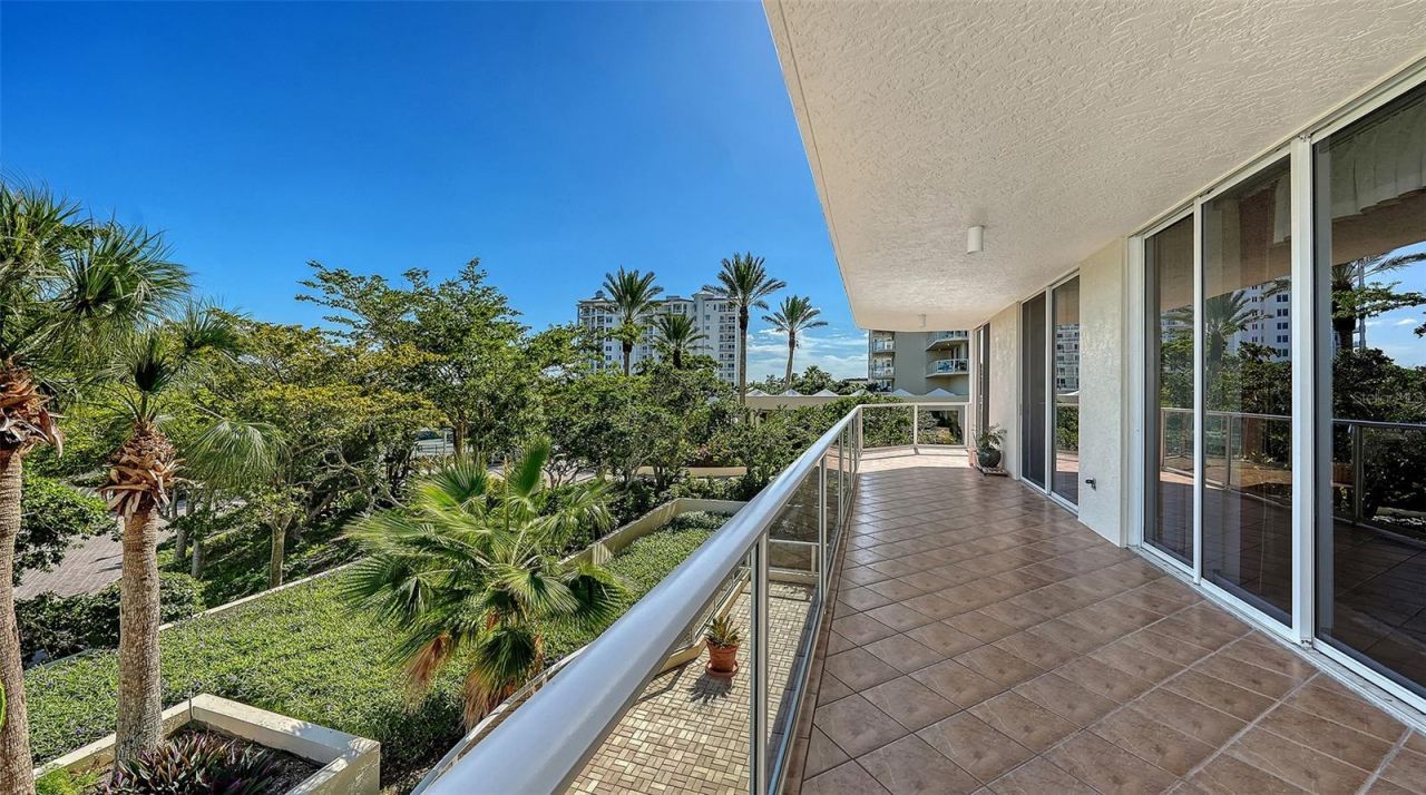 1800 Benjamin Franklin Drive, Unit B207, Sarasota, FL 34236 Photo