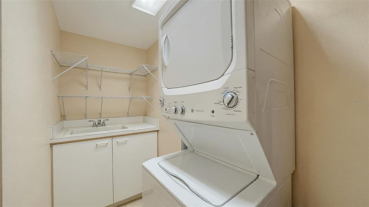 1800 Benjamin Franklin Drive, Unit B207, Sarasota, FL 34236 Photo