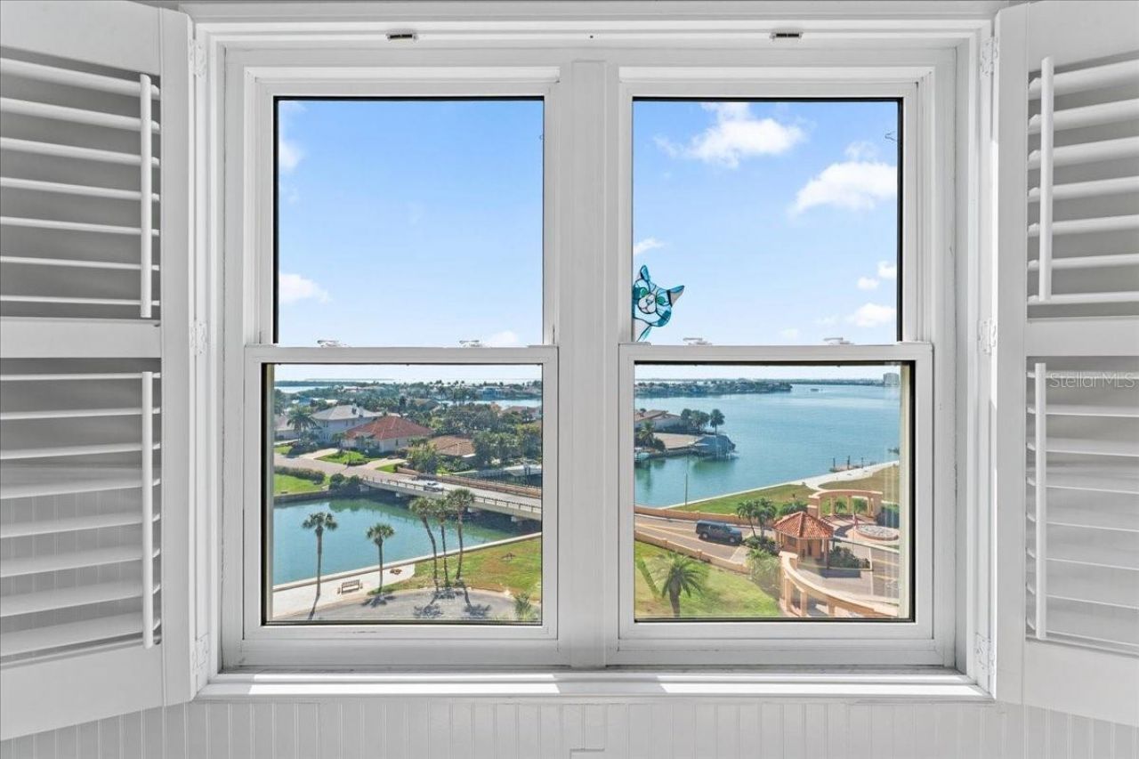 4900 Brittany Drive S, Unit 812, Saint Petersburg, FL 33715 Photo