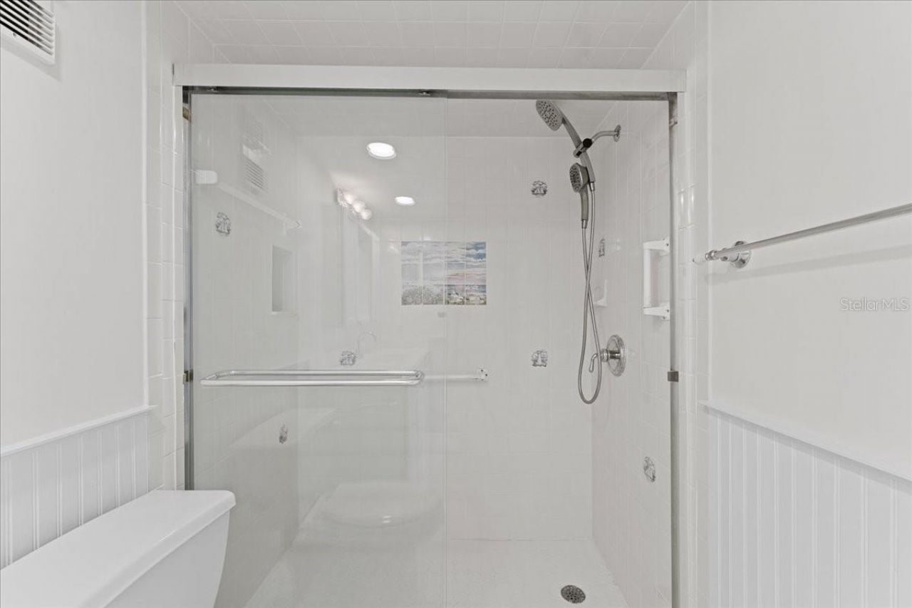 4900 Brittany Drive S, Unit 812, Saint Petersburg, FL 33715 Photo