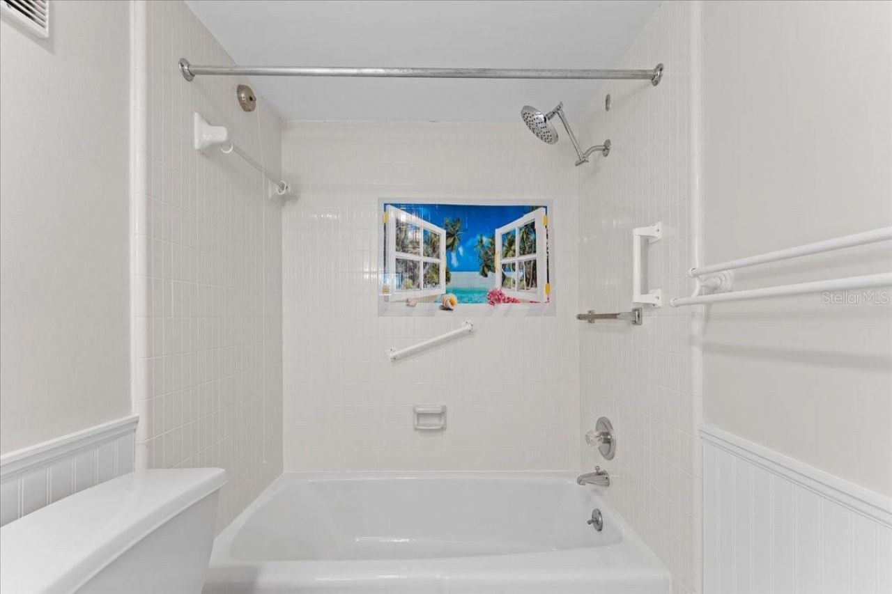 4900 Brittany Drive S, Unit 812, Saint Petersburg, FL 33715 Photo