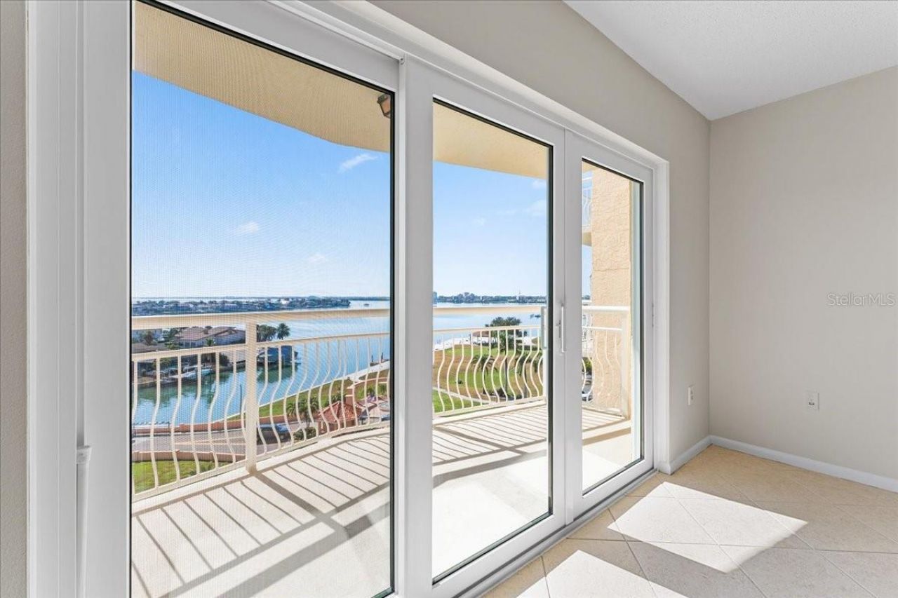 4900 Brittany Drive S, Unit 812, Saint Petersburg, FL 33715 Photo