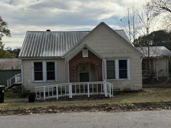 508 Pine Street, West Point, GA 31833