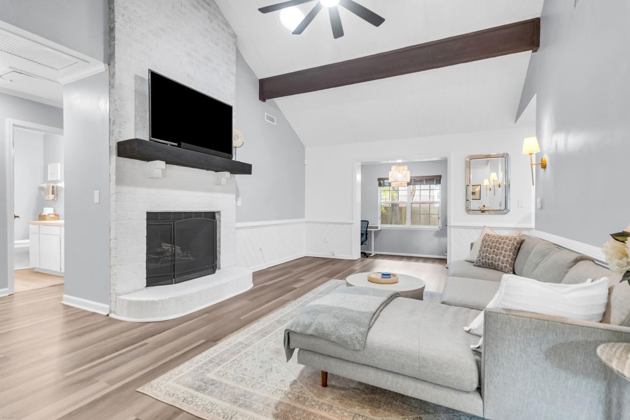 18 Hillcreek Boulevard Photo 10