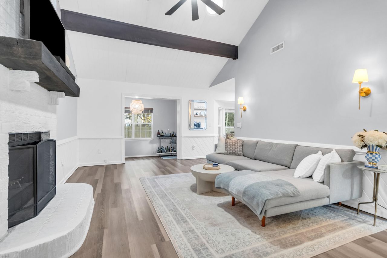 18 Hillcreek Boulevard Photo 11