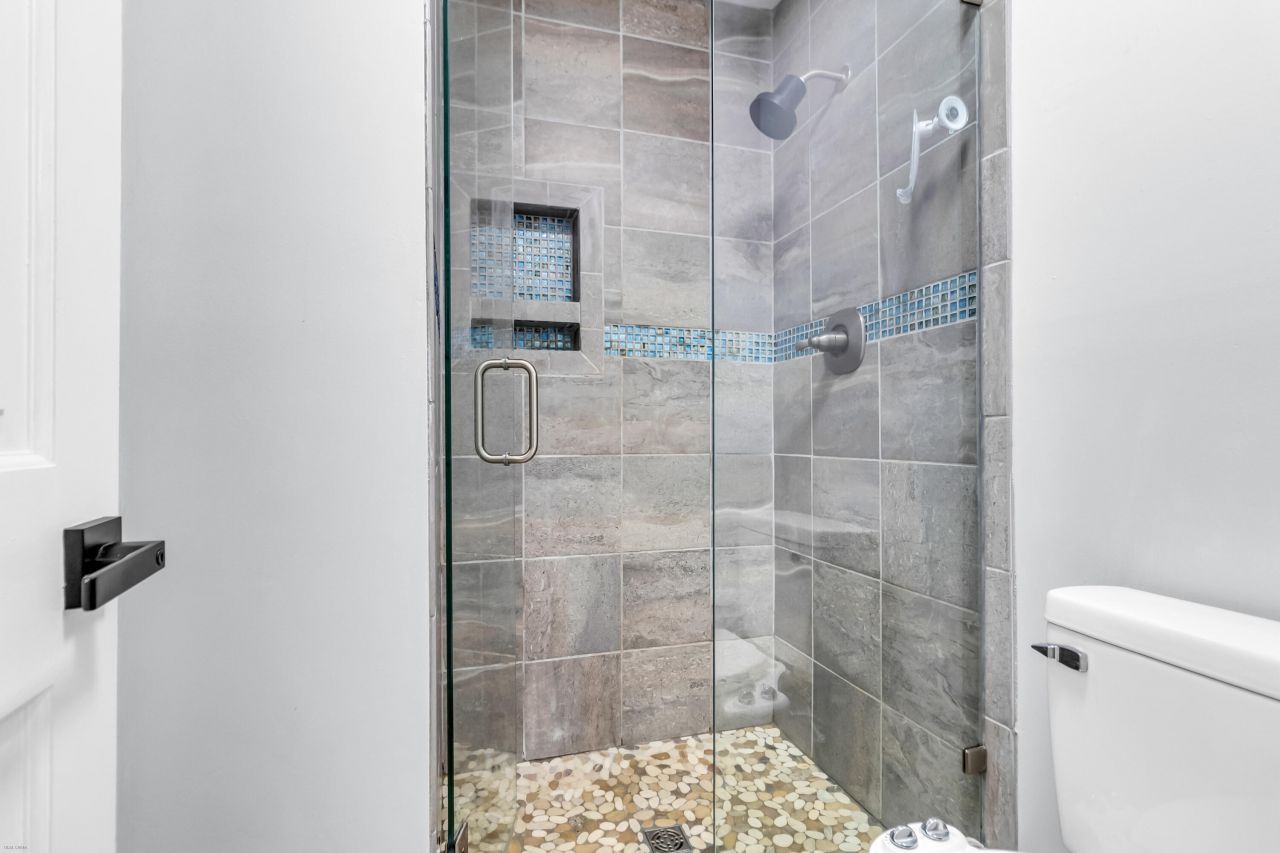 18 Hillcreek Boulevard Photo 21