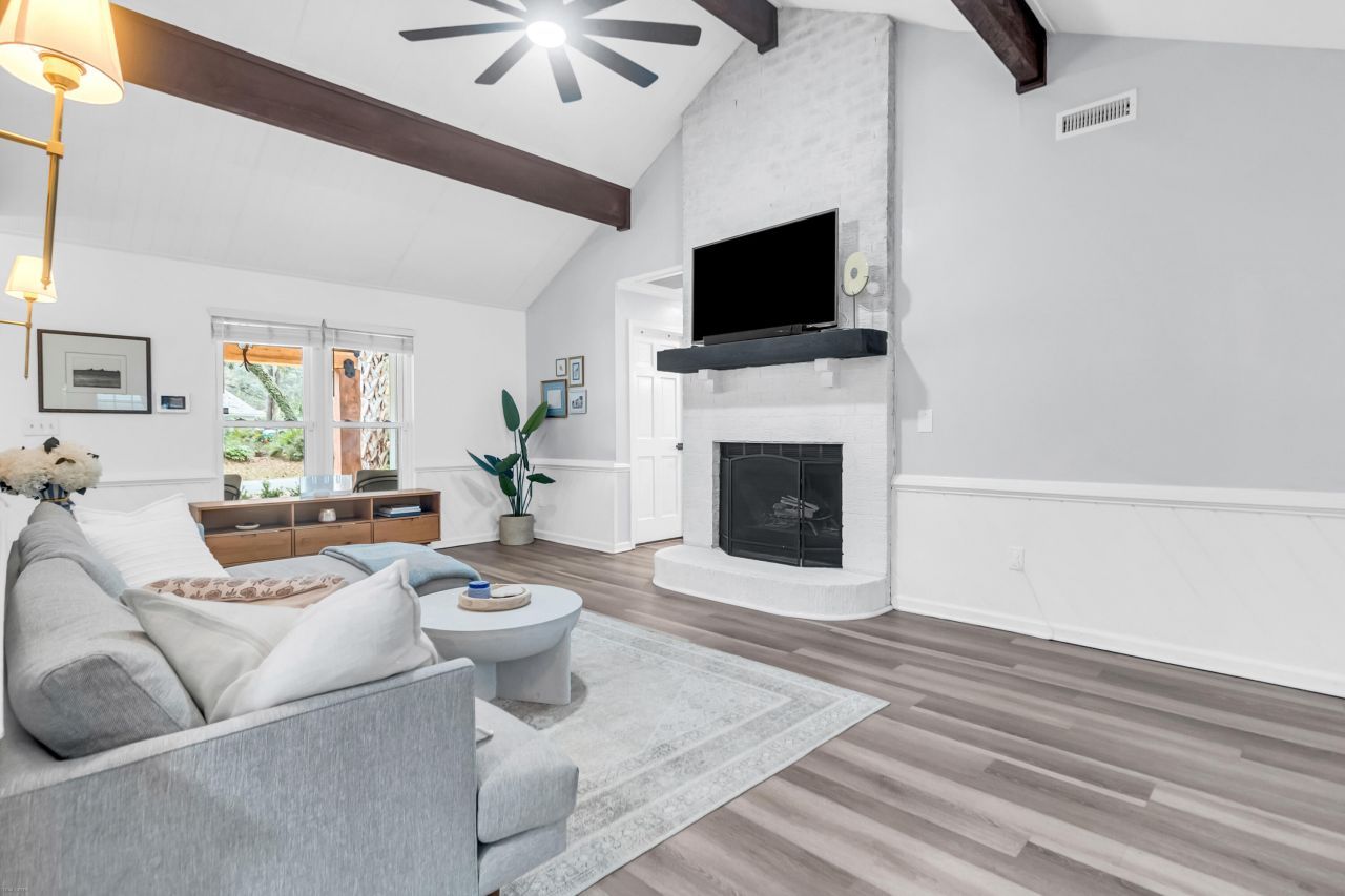 18 Hillcreek Boulevard Photo 24