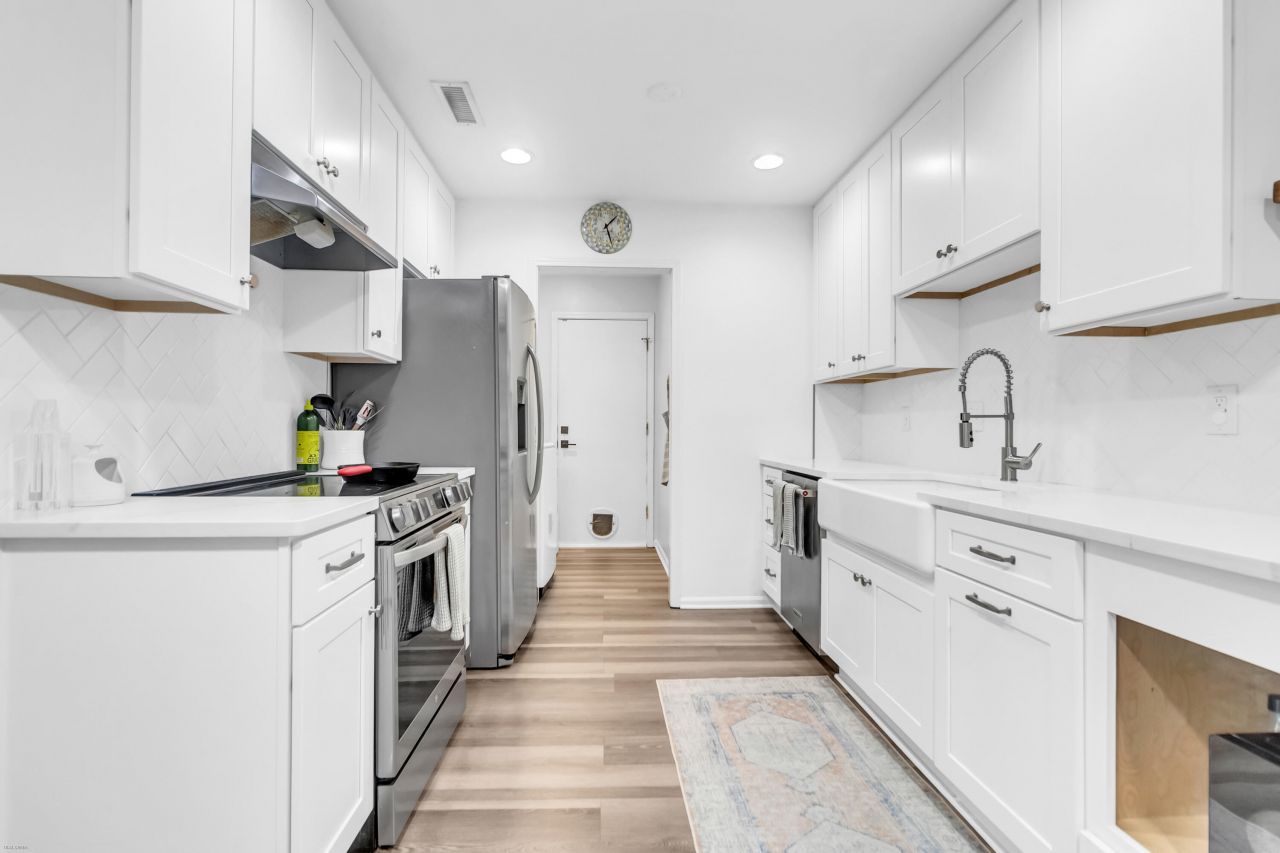 18 Hillcreek Boulevard Photo 29