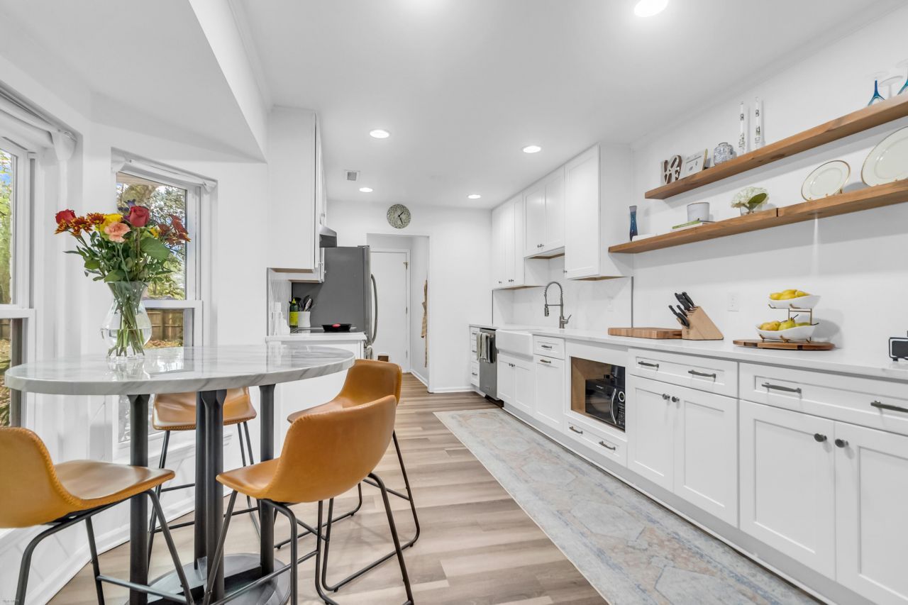 18 Hillcreek Boulevard Photo 4