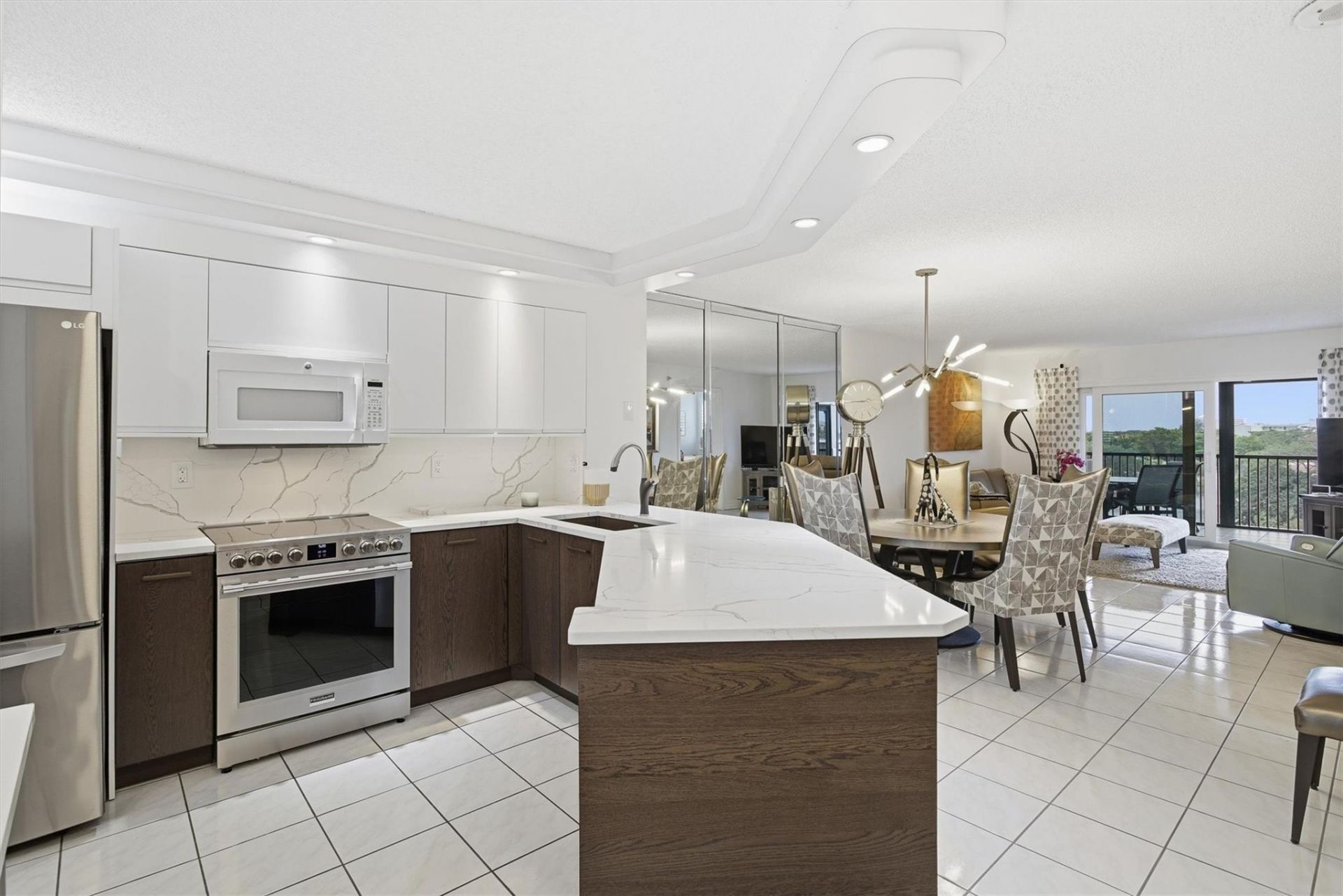 2238 N Cypress Bend Drive, Unit 608, Pompano Beach, FL 33069 Photo