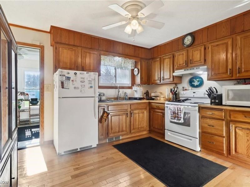 16107 Moseley Road, Madison, OH 44057 Photo 3