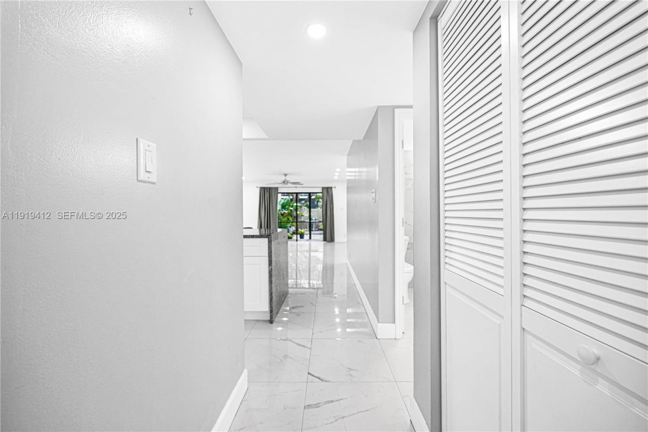 132 S Cypress Rd, Unit 518, Pompano Beach, FL 33060 Photo