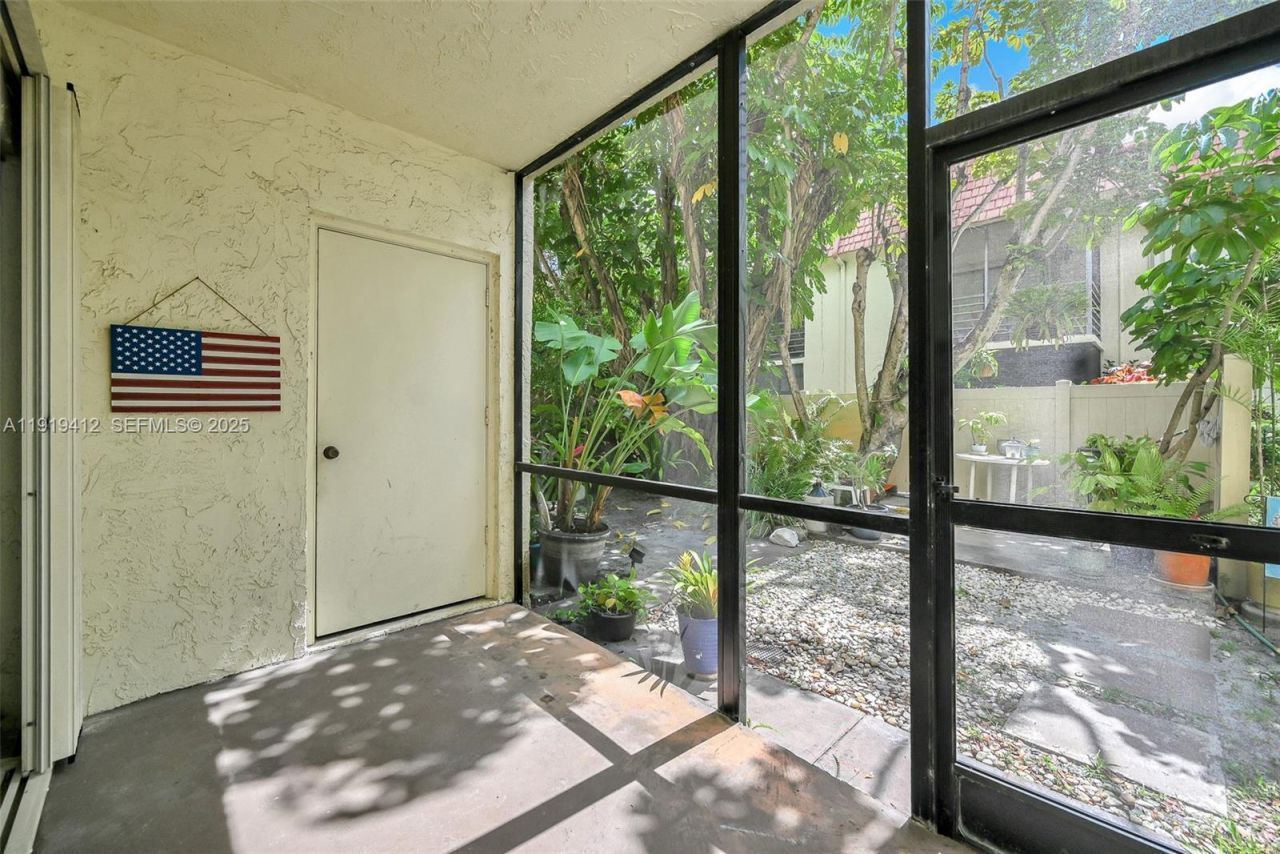 132 S Cypress Rd, Unit 518, Pompano Beach, FL 33060 Photo