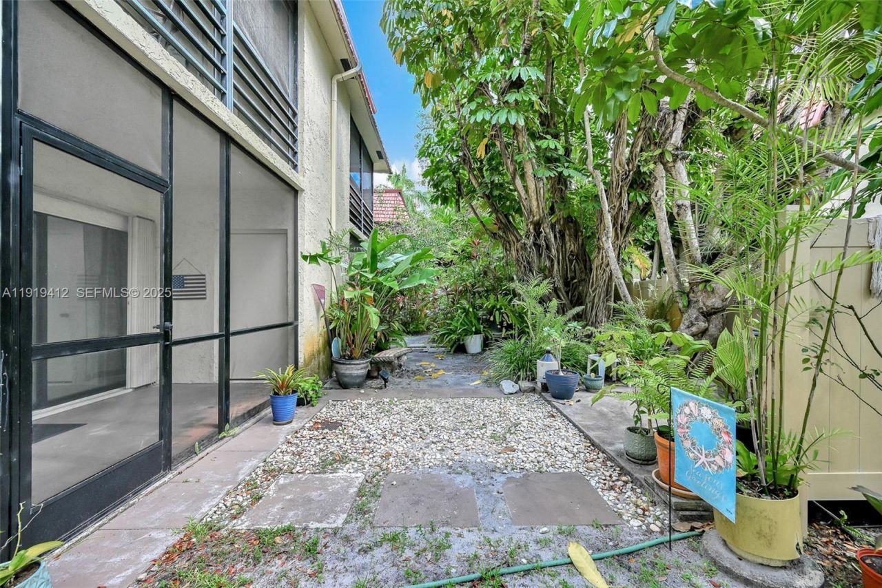 132 S Cypress Rd, Unit 518, Pompano Beach, FL 33060 Photo