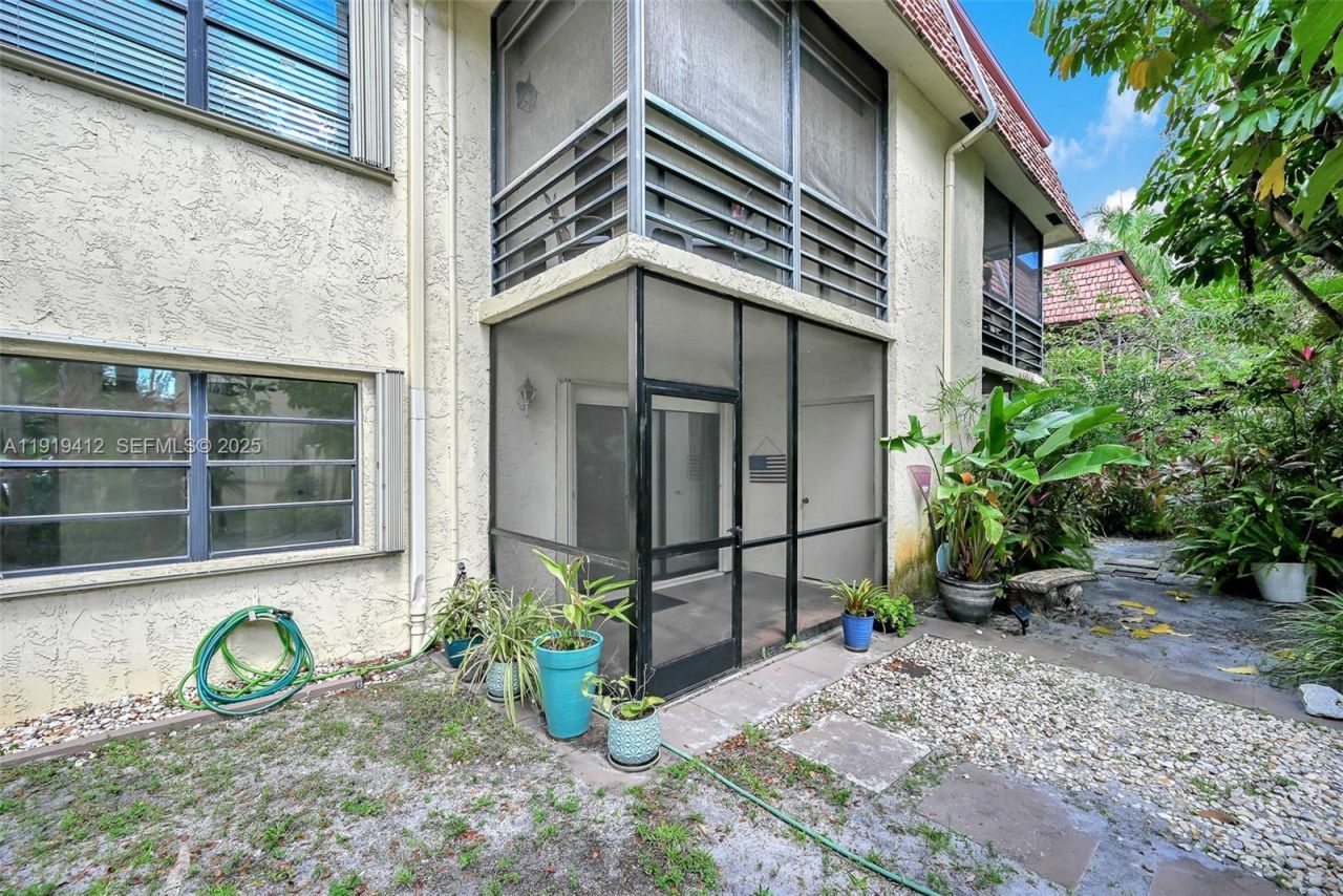 132 S Cypress Rd, Unit 518, Pompano Beach, FL 33060 Photo