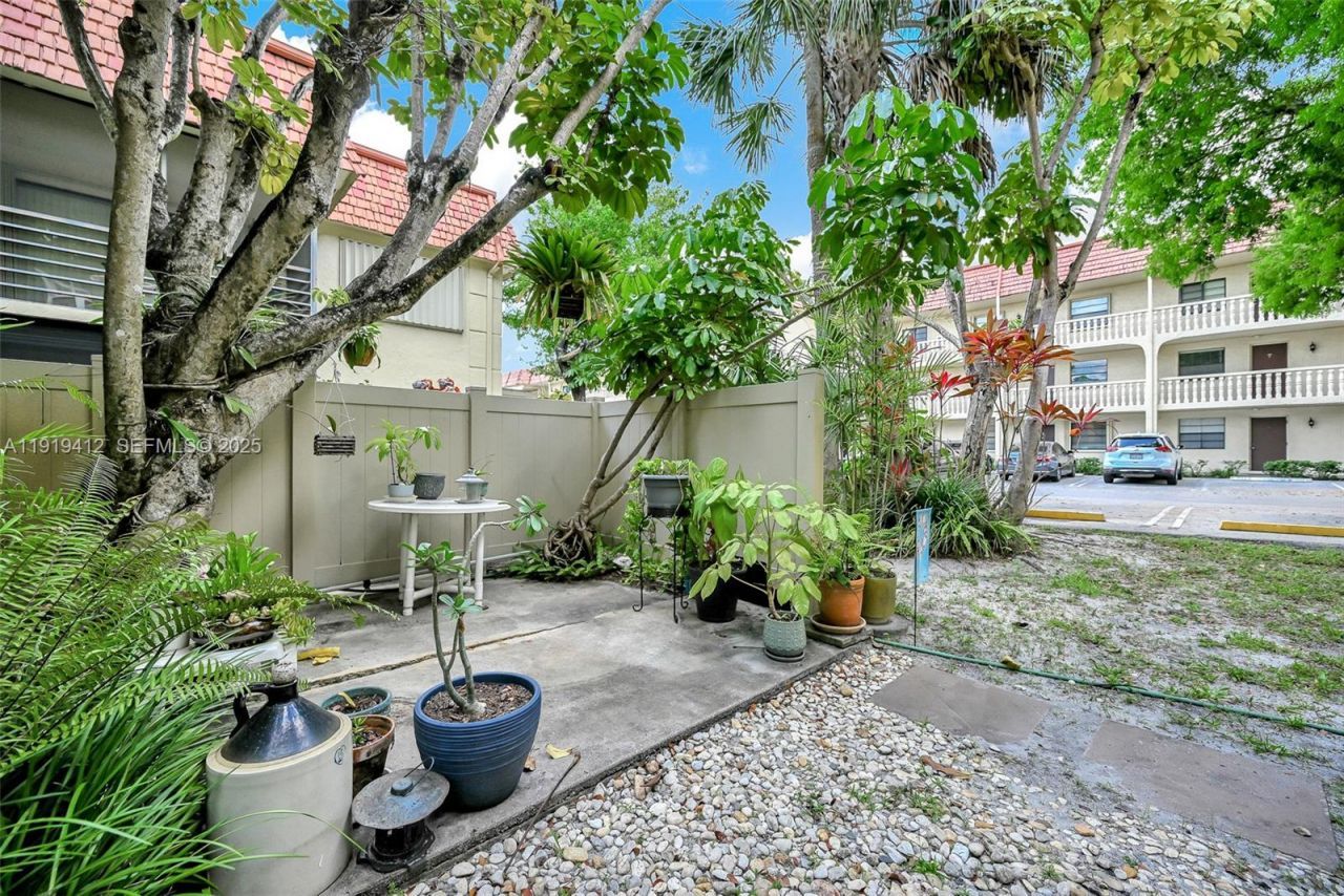 132 S Cypress Rd, Unit 518, Pompano Beach, FL 33060 Photo