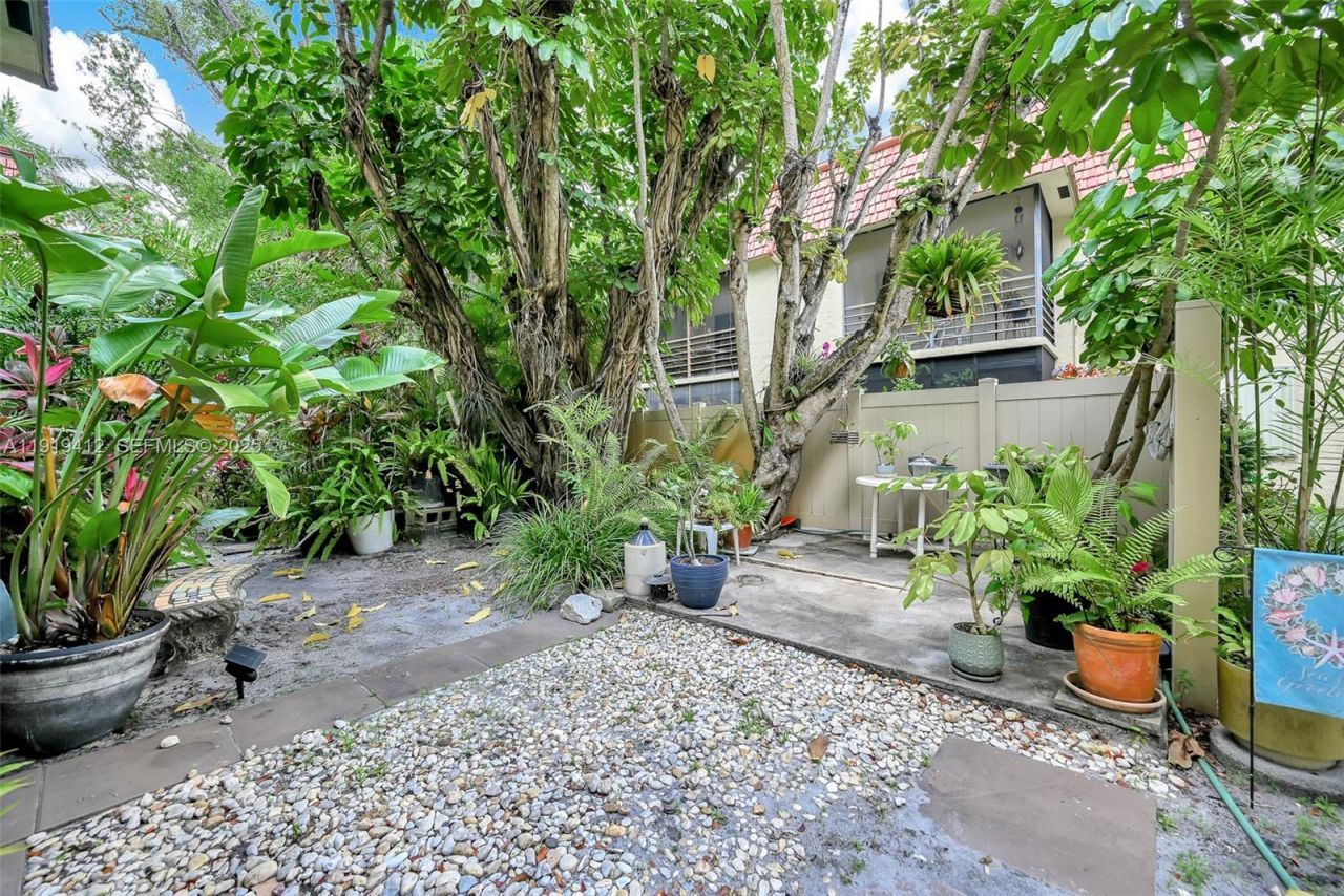 132 S Cypress Rd, Unit 518, Pompano Beach, FL 33060 Photo