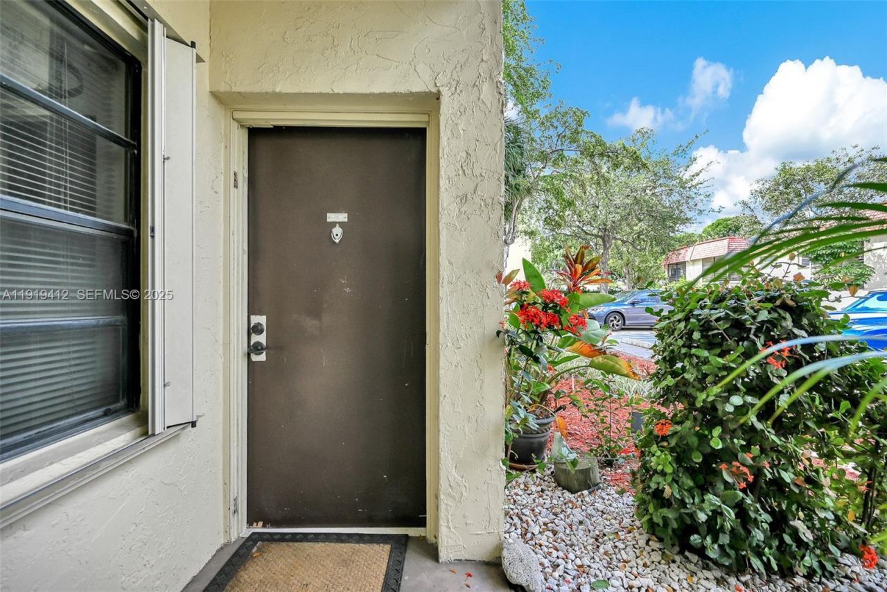 132 S Cypress Rd, Unit 518, Pompano Beach, FL 33060 Photo
