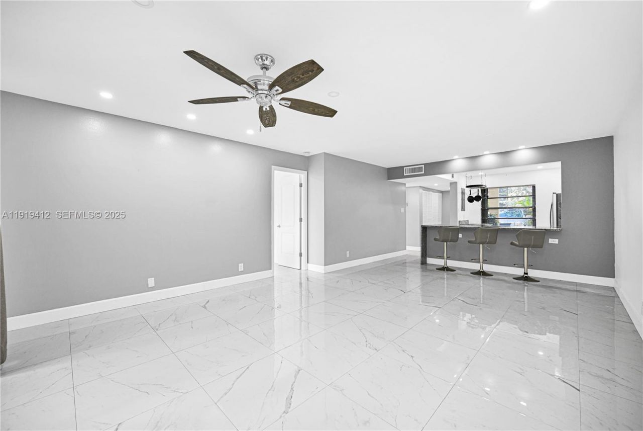 132 S Cypress Rd, Unit 518, Pompano Beach, FL 33060 Photo