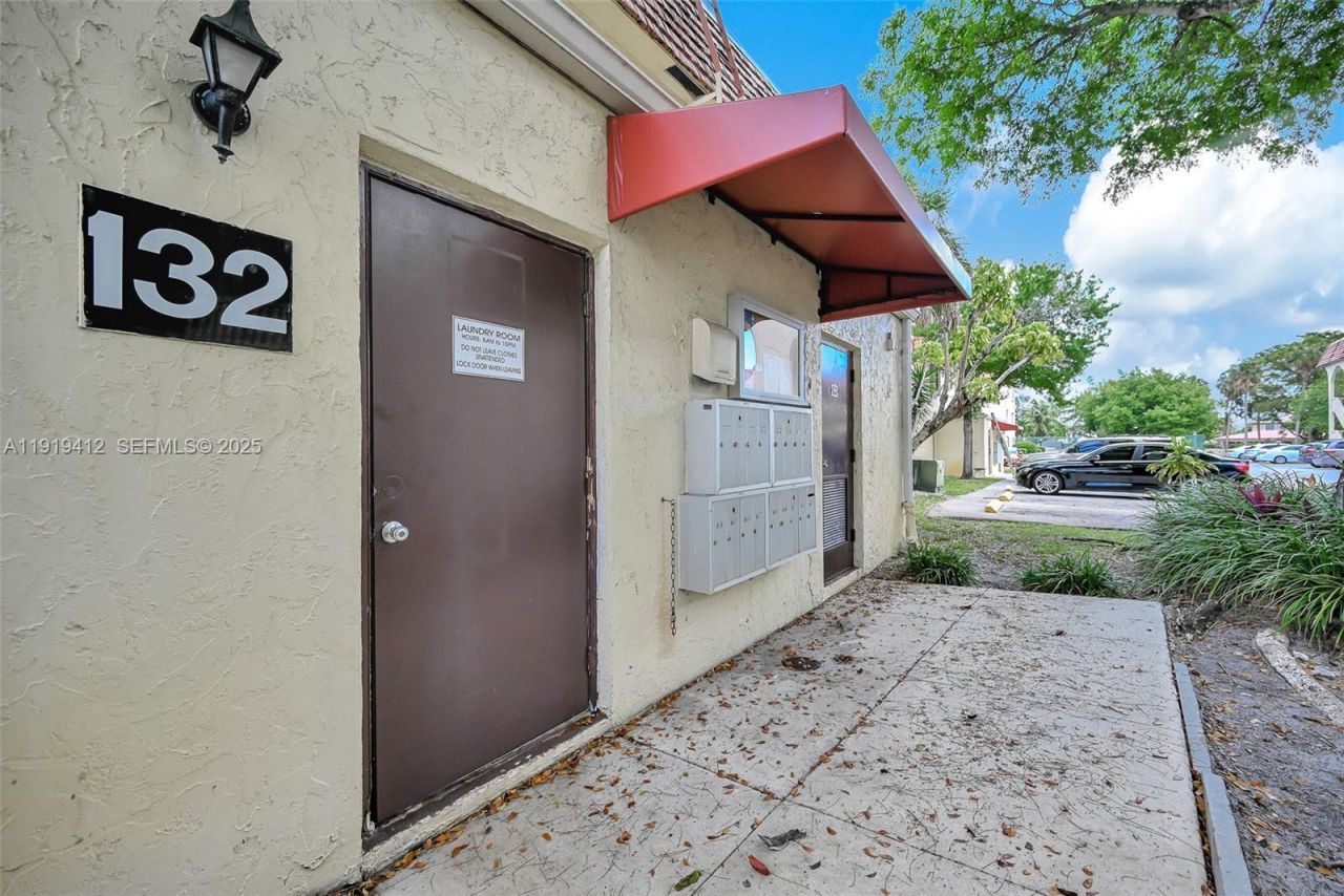 132 S Cypress Rd, Unit 518, Pompano Beach, FL 33060 Photo