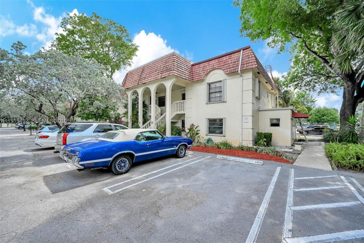 132 S Cypress Rd, Unit 518, Pompano Beach, FL 33060 Photo