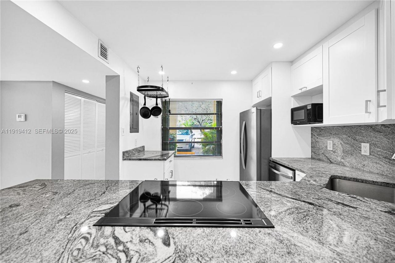 132 S Cypress Rd, Unit 518, Pompano Beach, FL 33060 Photo