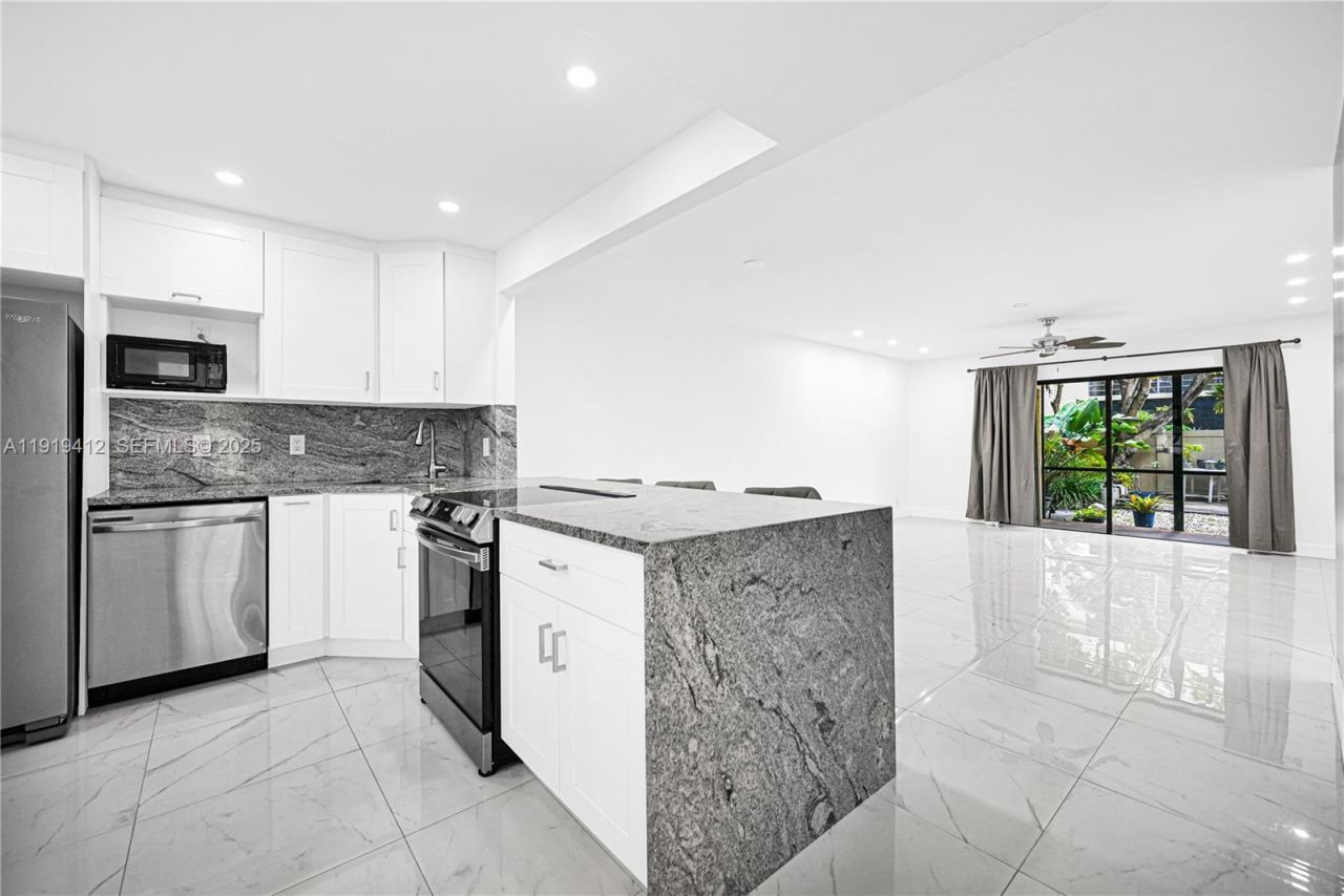 132 S Cypress Rd, Unit 518, Pompano Beach, FL 33060 Photo