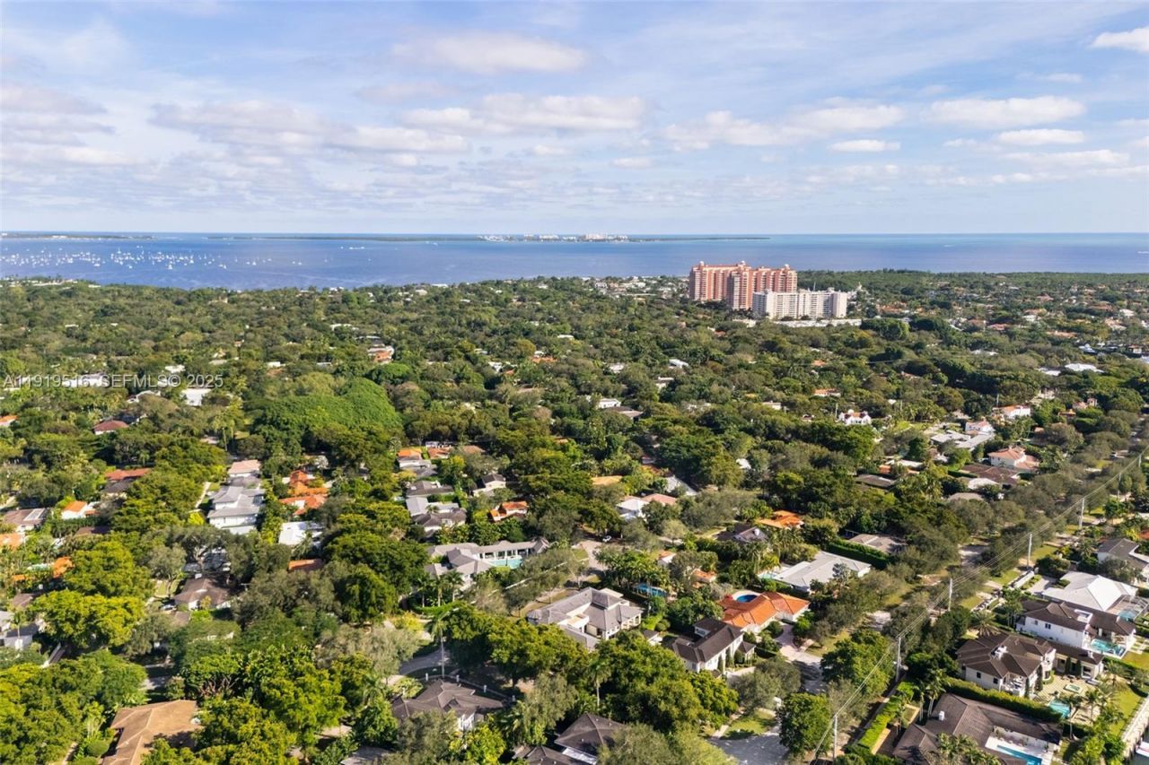 6520 San Vicente St, Coral Gables, FL 33146 Photo