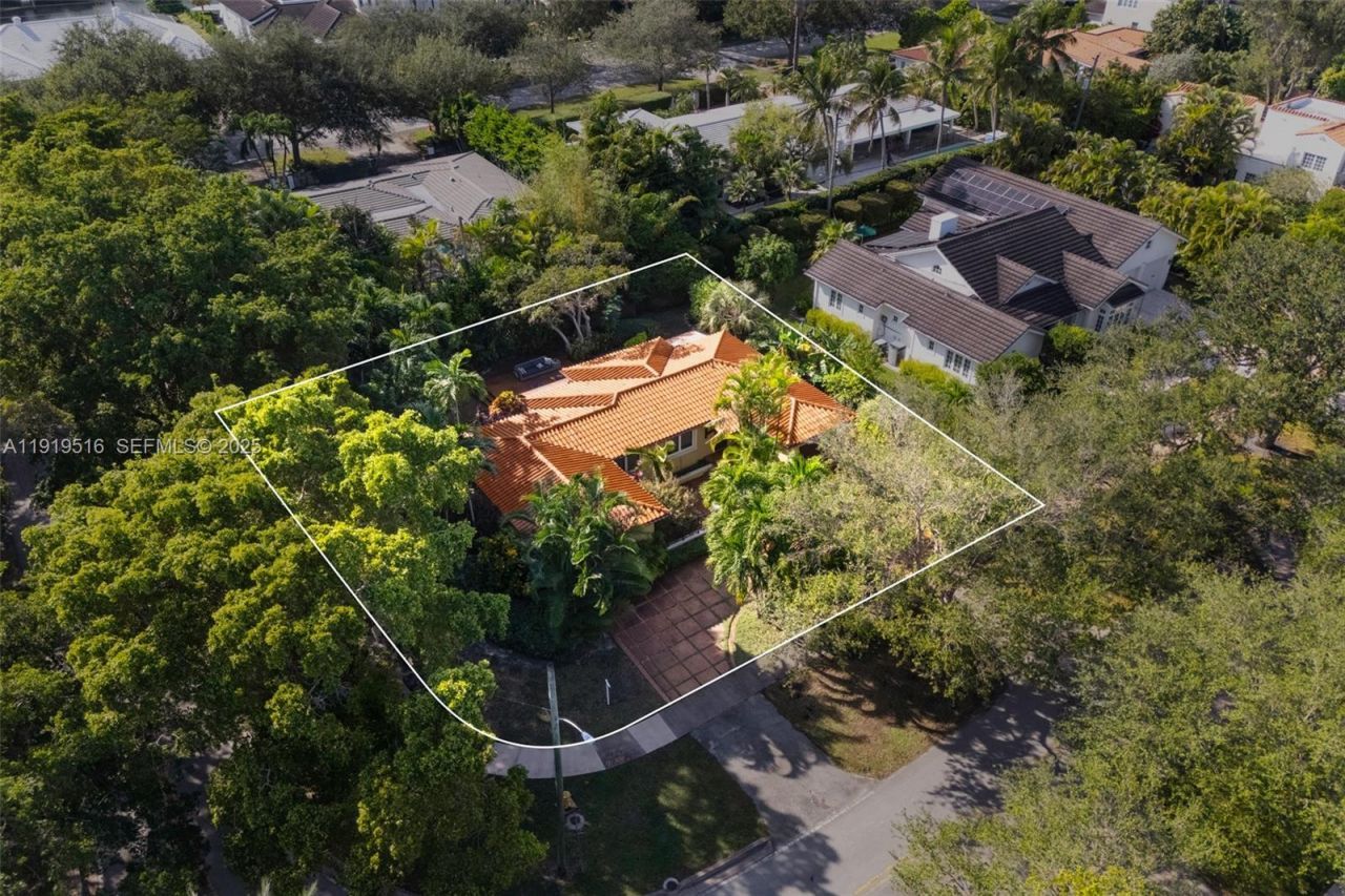 6520 San Vicente St, Coral Gables, FL 33146 Photo