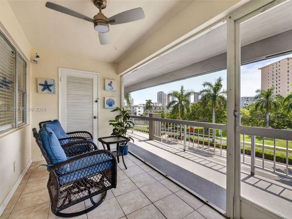 300 Layne Blvd, Unit 303, Hallandale Beach, FL 33009
