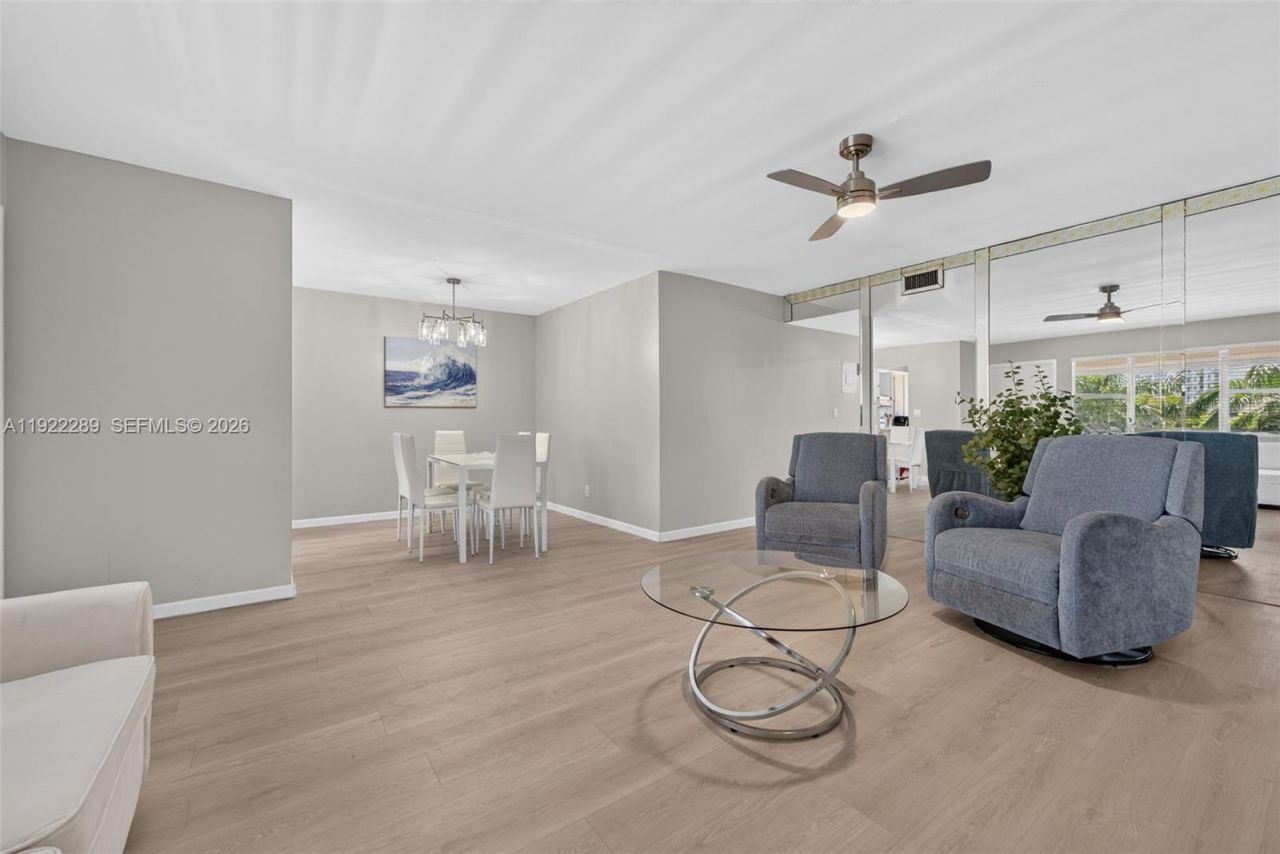 300 Layne Blvd, Unit 303, Hallandale Beach, FL 33009 Photo